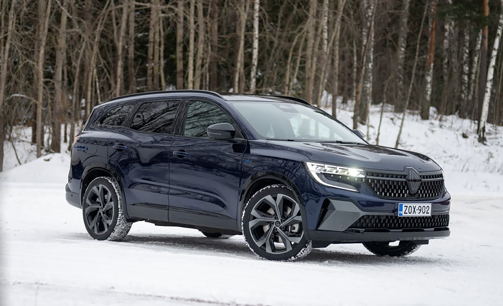 Koeajo: Renault Espace E-Tech – Täydellinen muodonmuutos