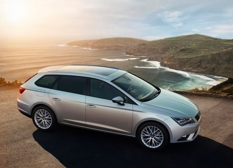 Autoesittely Seat Leon ST 2013