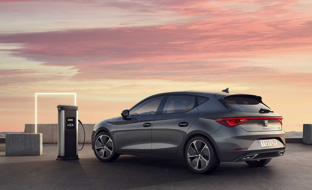 Jääkö enää hinnasta kiinni? Tässä tulee Suomen edullisin ladattava hybridi – saatavana myös farmarina