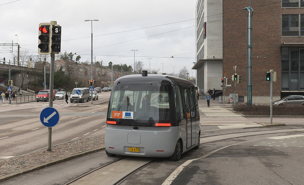 Bongasitko jo tämän erikoisen kulkuneuvon Helsingissä? Robottibussit ilmestyivät katukuvaan