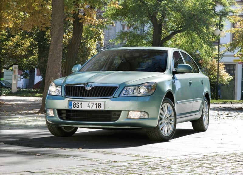 Autoesittely Skoda Octavia 2008-2013