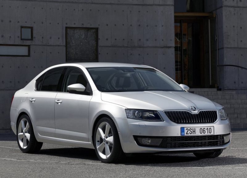 Autoesittely Skoda Octavia 2013