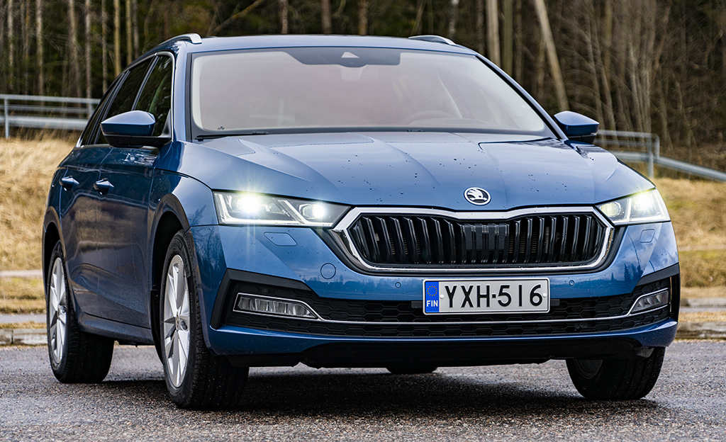 Škoda Octavia on Vuoden Auto Suomessa 2021 – merkki jatkoi voittoputkeaan