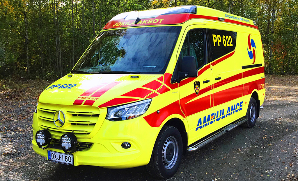 Suomen tyylikkäin ambulanssi? Tältä uusi Mercedes-Benz Sprinter näyttää pelastuskäytössä