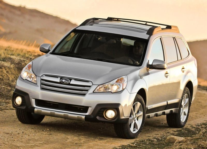 Autoesittely Subaru Outback 2013
