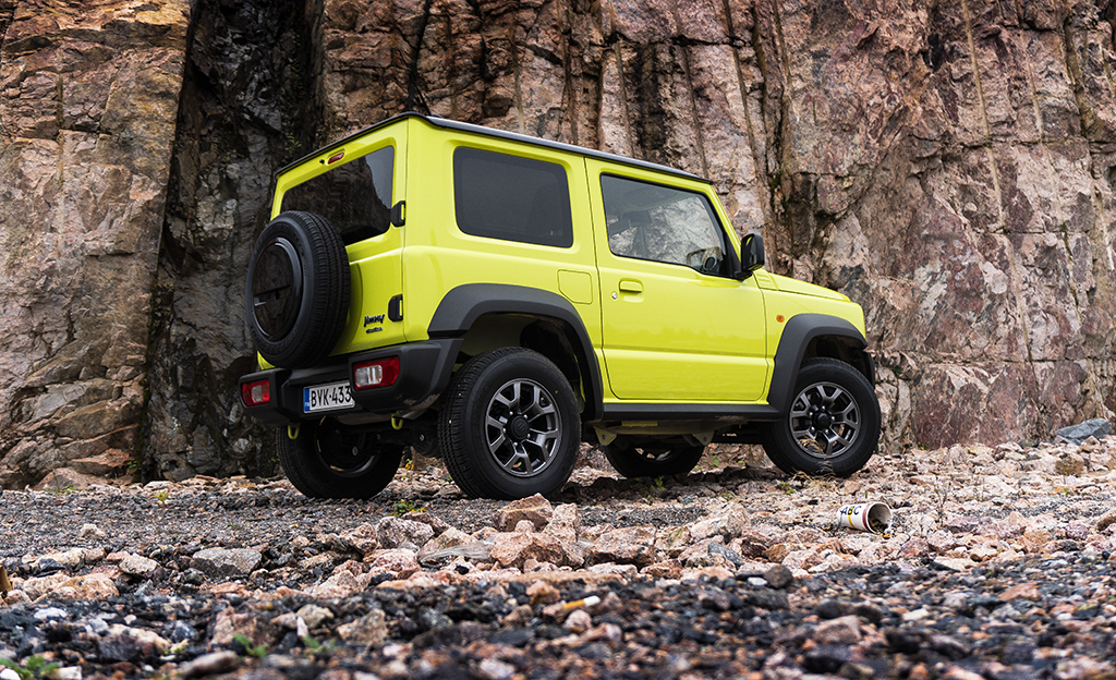Oman tiensä kulkija – Suzuki Jimny on edullinen aito maasturi