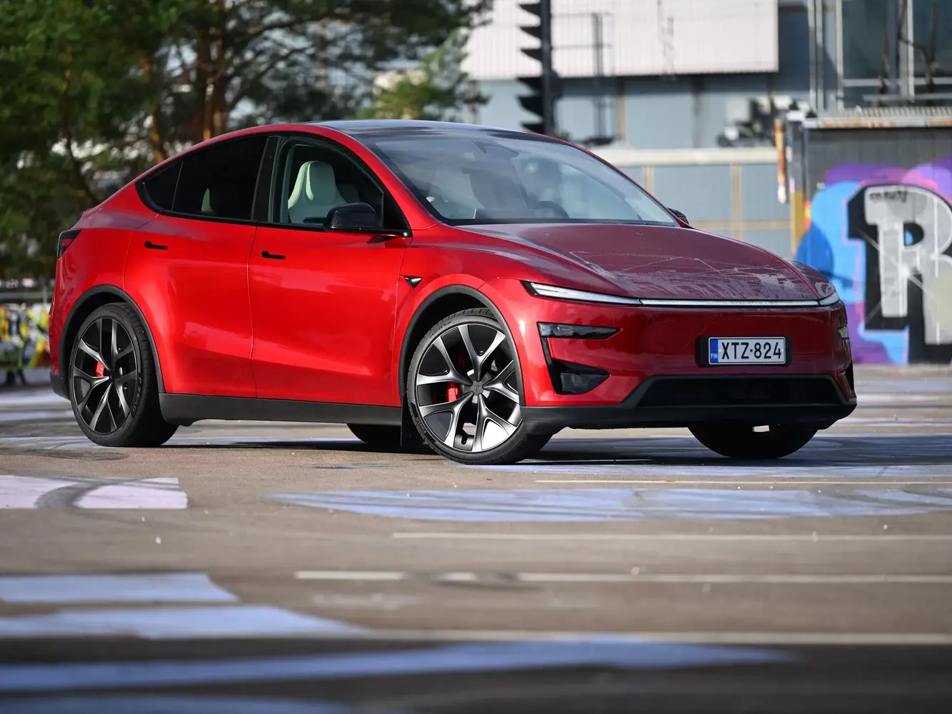 Koeajo: Tesla Model Y Performance on hillitön uraohjus perhekäyttöön