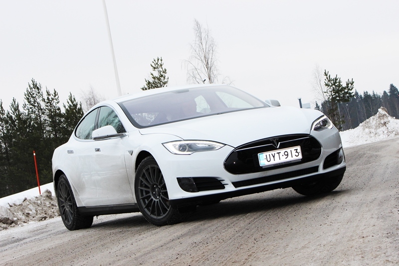 Koeajo Tesla Model S 60 kWh 2014