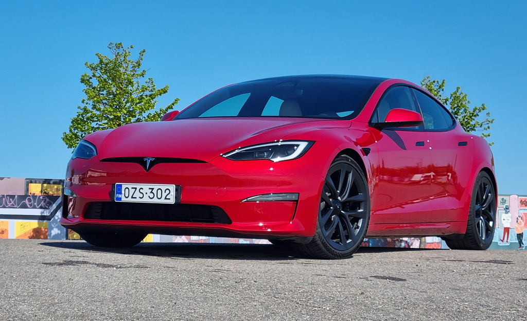 Koeajo: Tesla Model S Plaid – Hurja suorituskyky, hiljainen ajettava