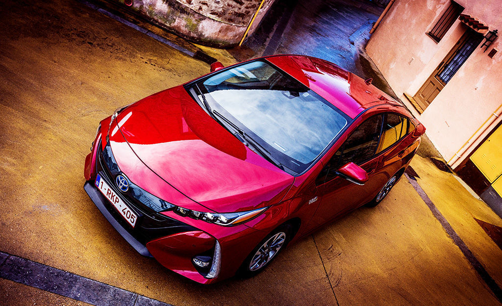 Koeajossa Toyota Prius Plug-in