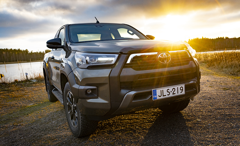 Toyotalta uusi ilmainen 10 vuoden turva suomalaisasiakkaille – voimassa myös olemassa olevalle autokannalle