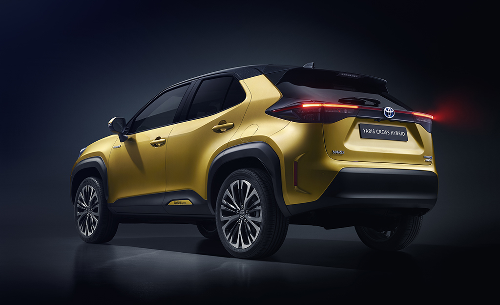 Toyotan uusi hitti? Tällainen on Toyota Yaris Cross -hybridi-katumaasturi