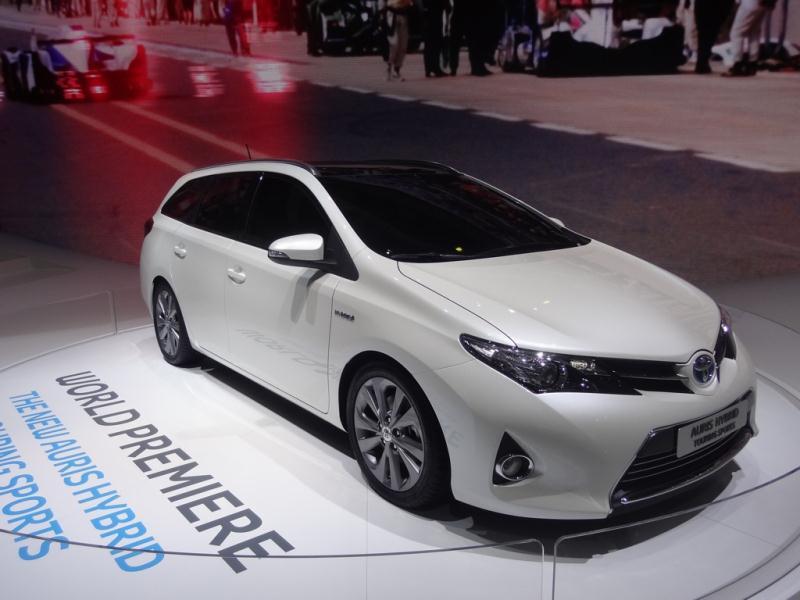 Pariisin autonäyttely 2012: Toyota ja Lexus