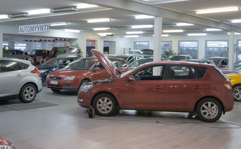 Rahoitustarjouksia, kylkiäisiä, varaston tyhjennys – nyt kannattaa vaihtaa autoa!
