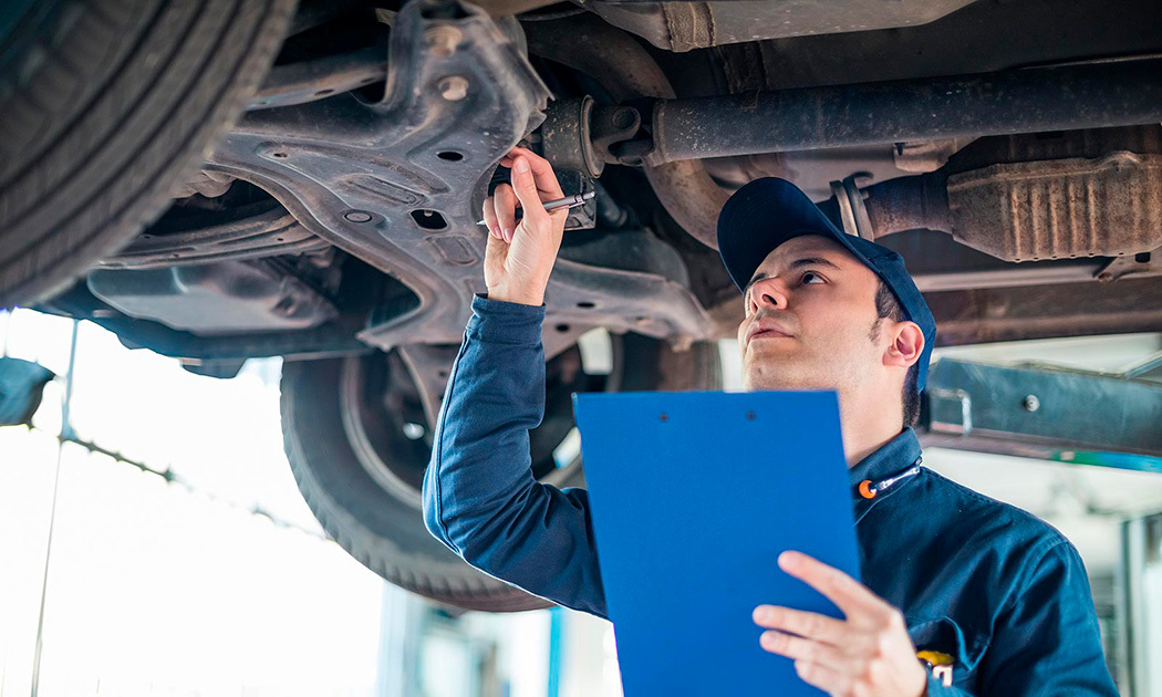 Merkkihuolto vai nyrkkipaja – missä autonsa uskaltaa korjauttaa?