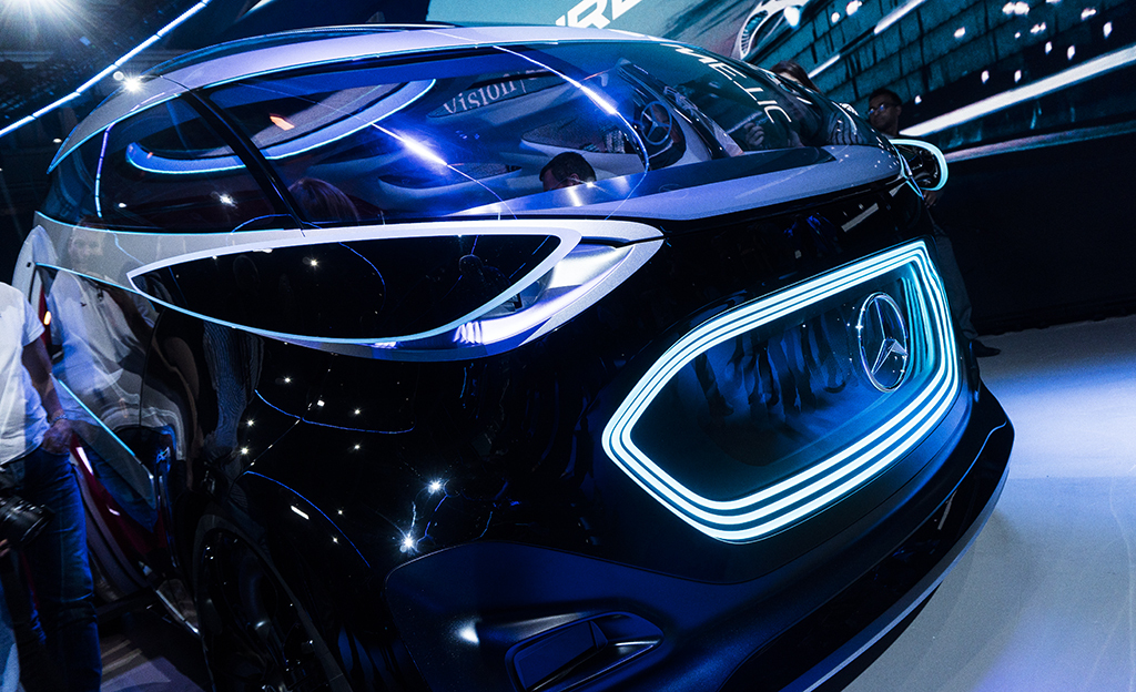 Tällainen on Mercedeksen uusi moduulirakenteinen Vision Urbanetic – muuntautuu pakettiautosta loungeksi