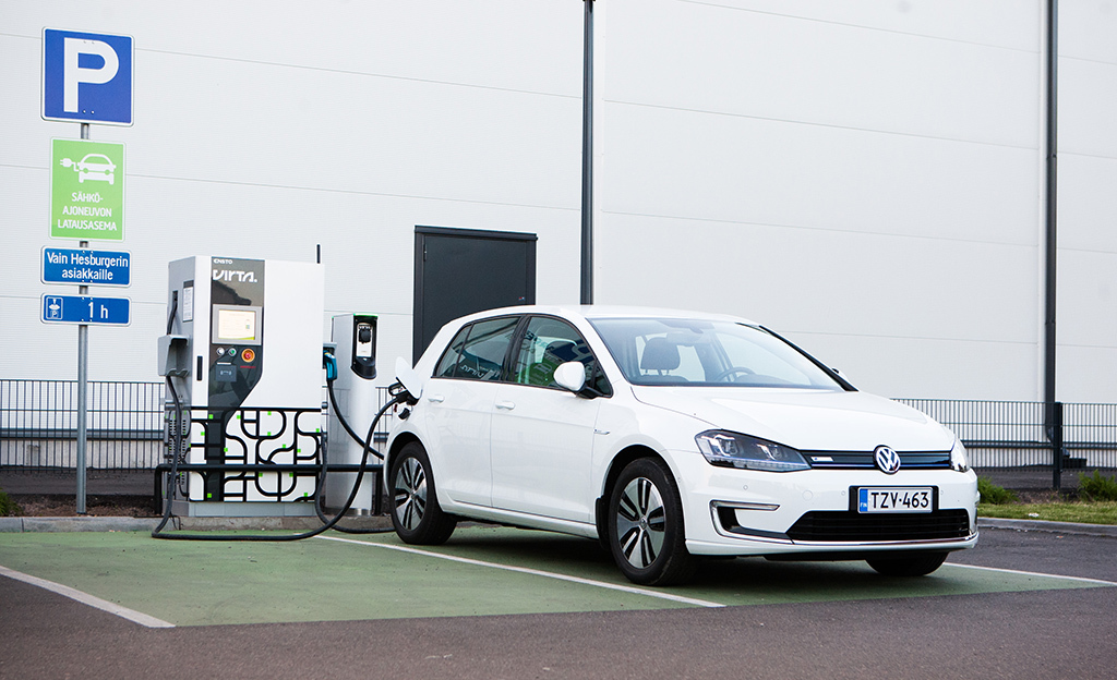 Volkswagen Golffaa sähköisesti - koeajossa e-Golf