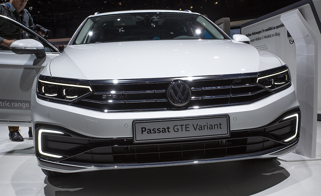 Volkswagen Passat uudistuu perusteellisesti – ajaa itsestään 0-210 km/h nopeuksilla