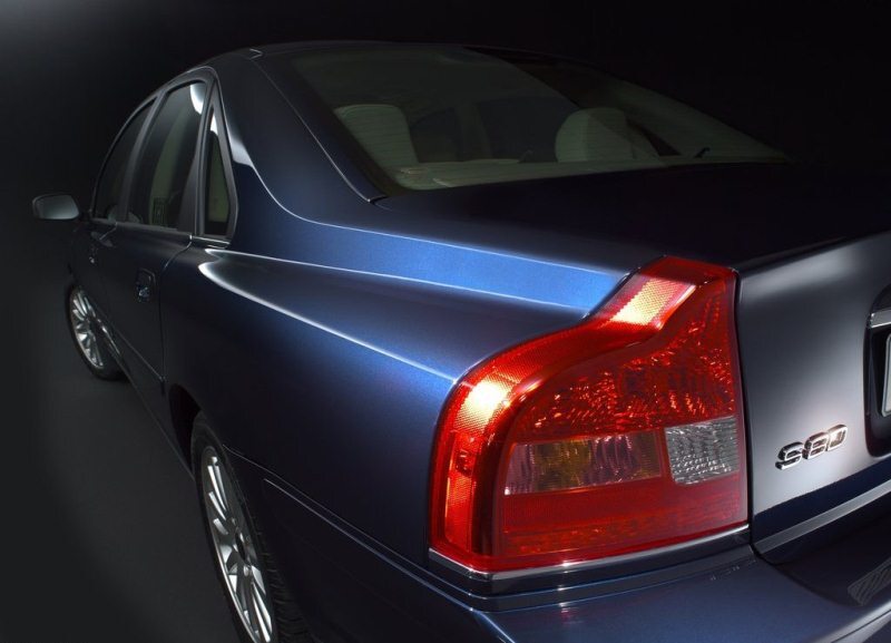 Autoesittely Volvo S80 1998-2006