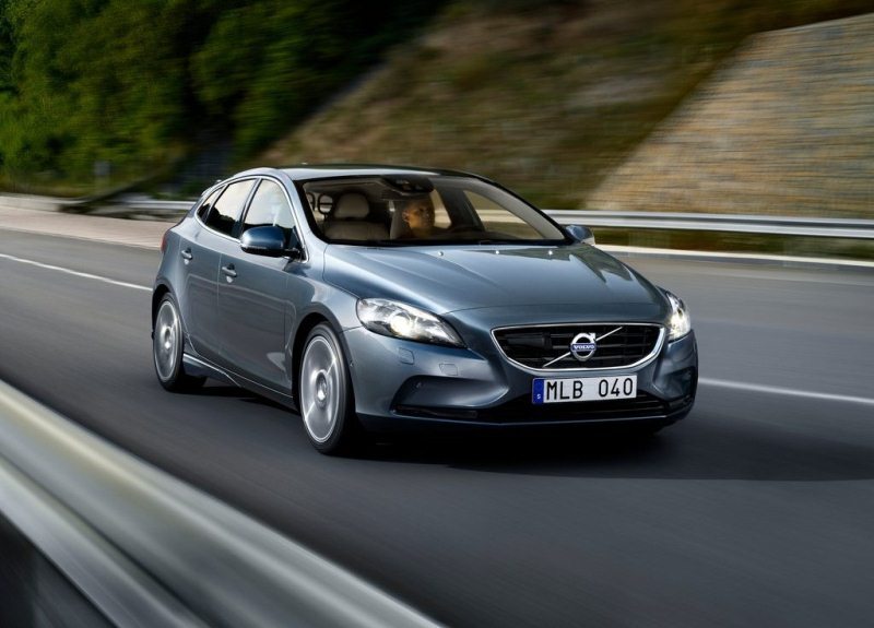 Koeajo Volvo V40 T3 Momentum 2012