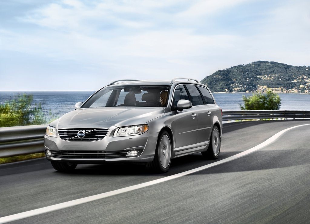 Autoesittely Volvo V70 2013