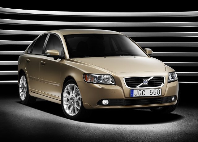 Autoesittely Volvo S40 