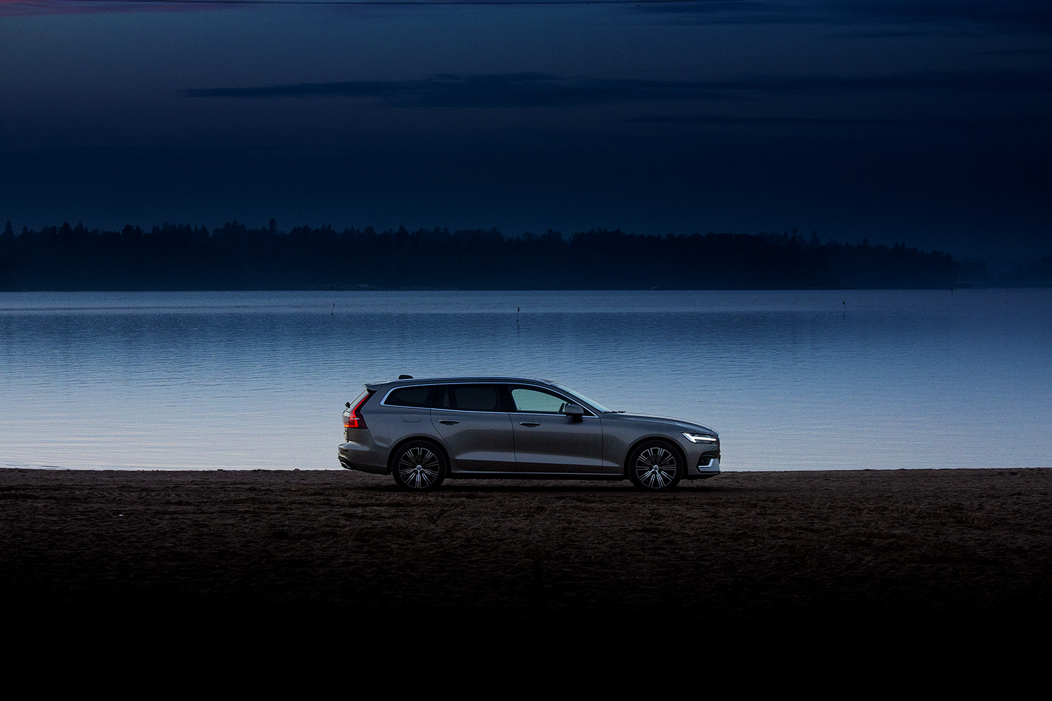 Koeajossa uusi Volvo V60 D4 – puhuttelee lapsiperheitä