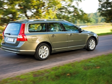 Autoarvio: Koeajossa Volvo V70 D5 Summum Aut.