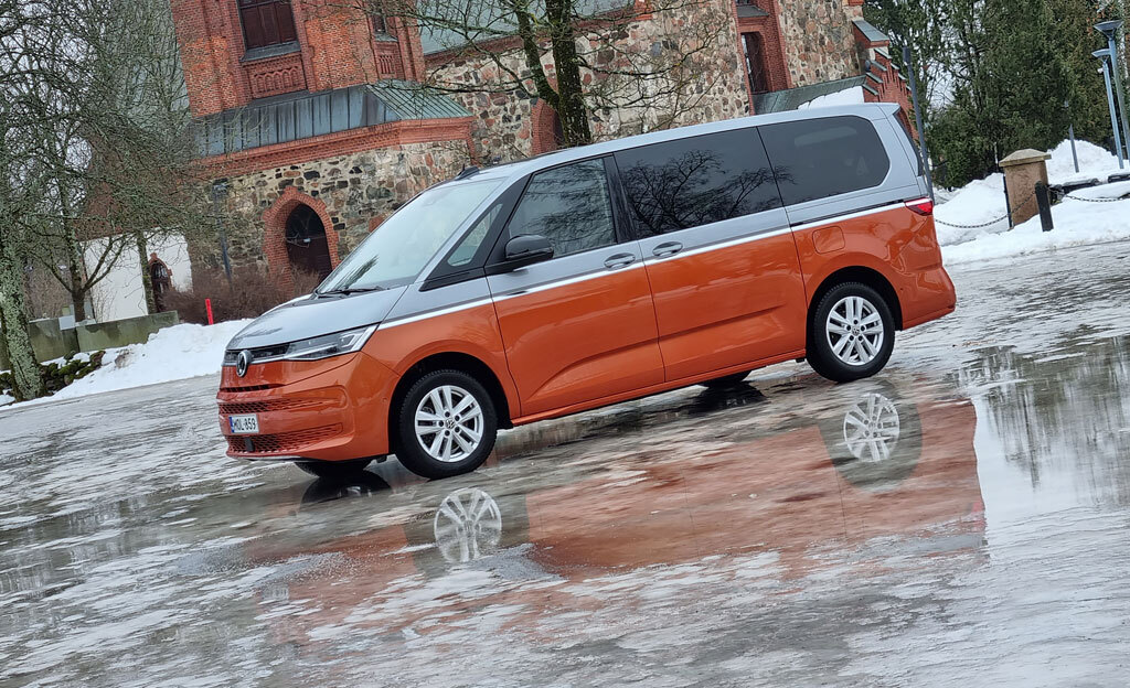 Koeajo: Volkswagen Multivan – Kuljettaa niin suurperheet kuin tavarat