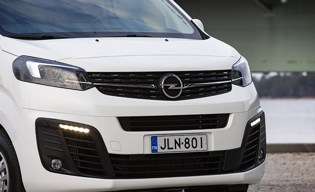 Tiukasta kilpailutuksesta huolimatta merkki on pysynyt samana – ”Opel Vivaro tarjoaa parhaan hinta-laatusuhteen”