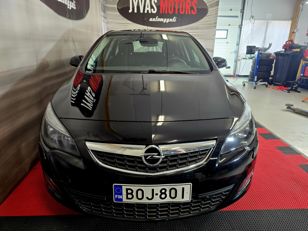 Opel Astra vaihtoauto