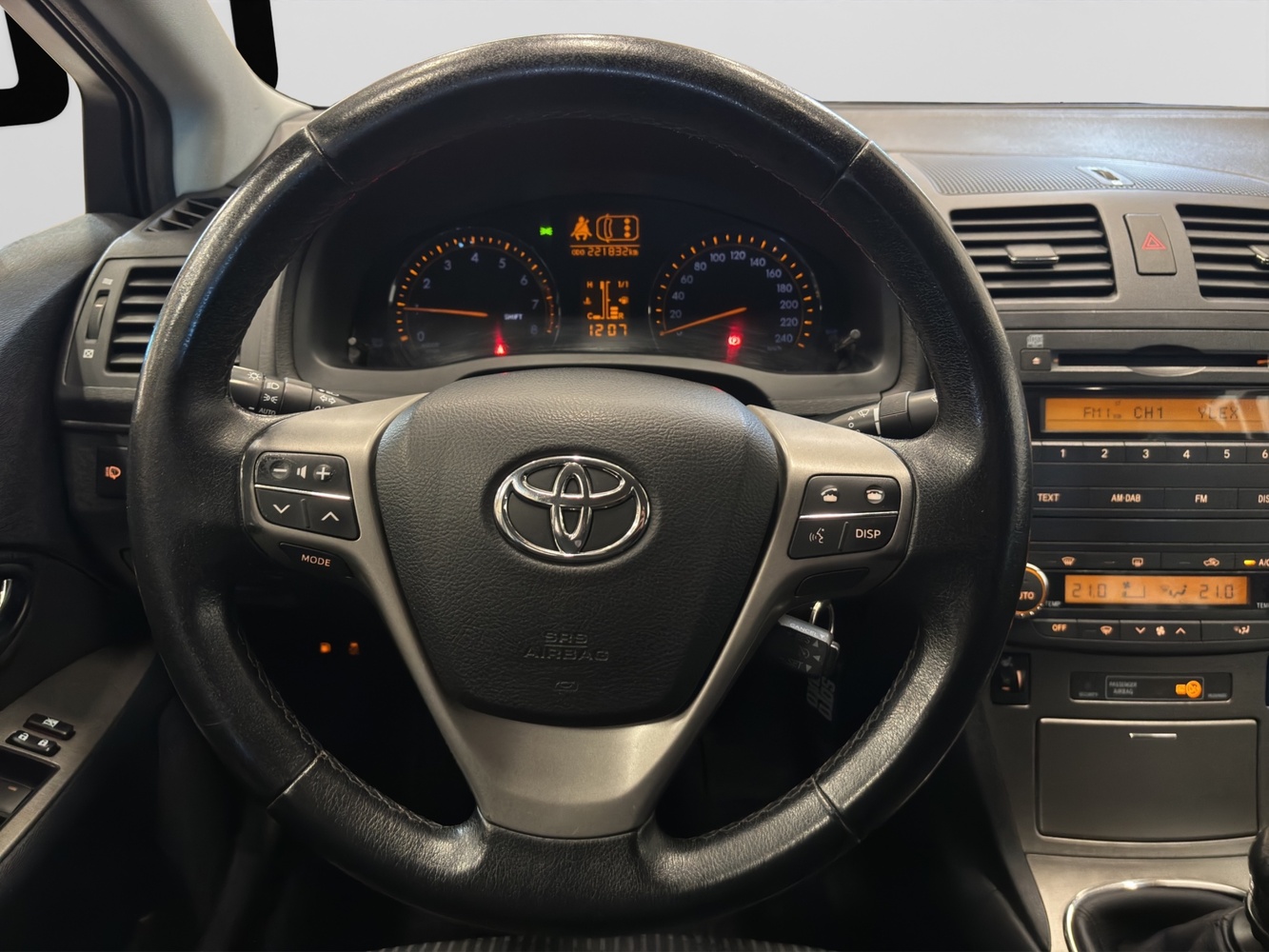Toyota Avensis vaihtoauto