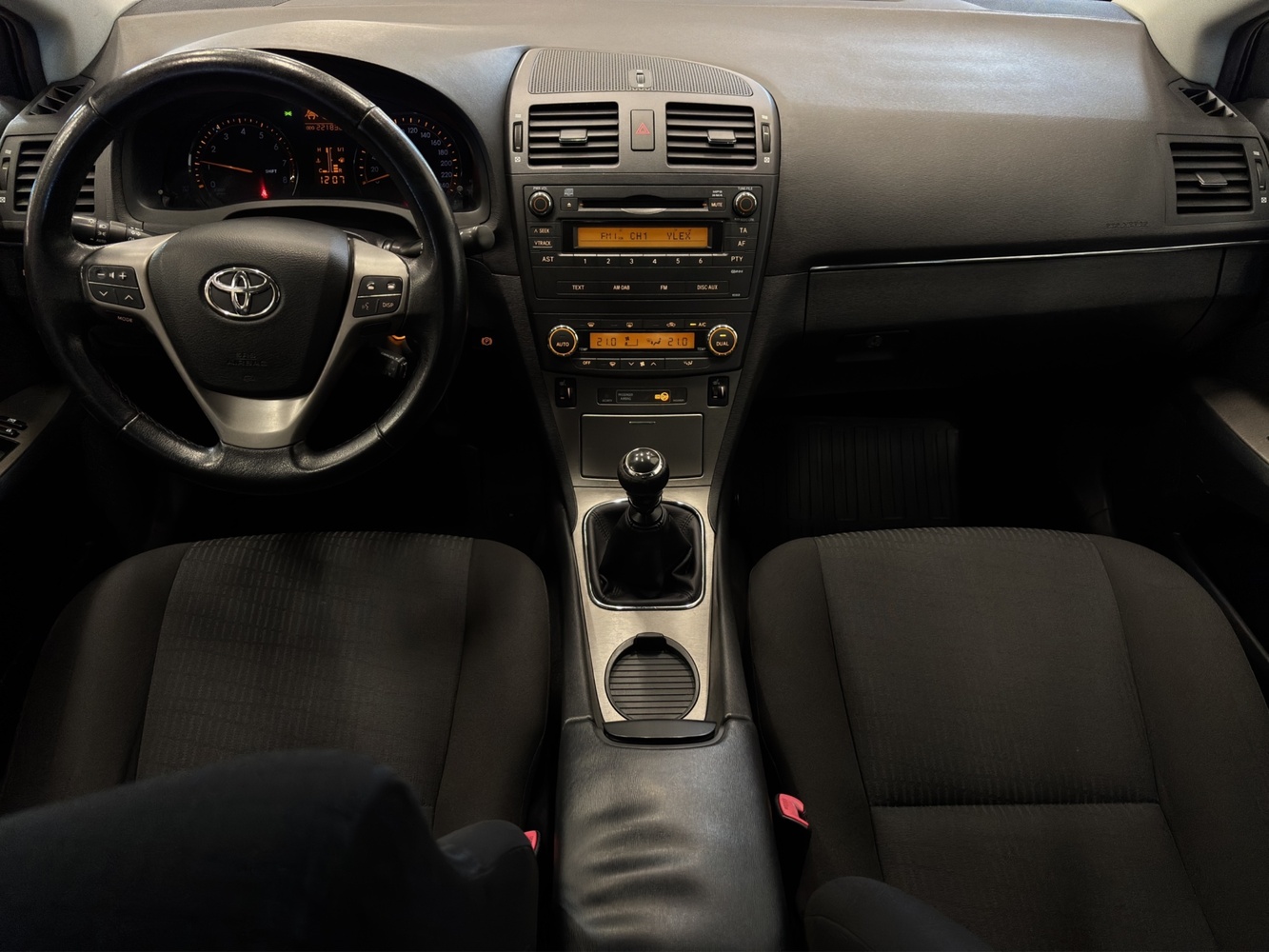 Toyota Avensis vaihtoauto