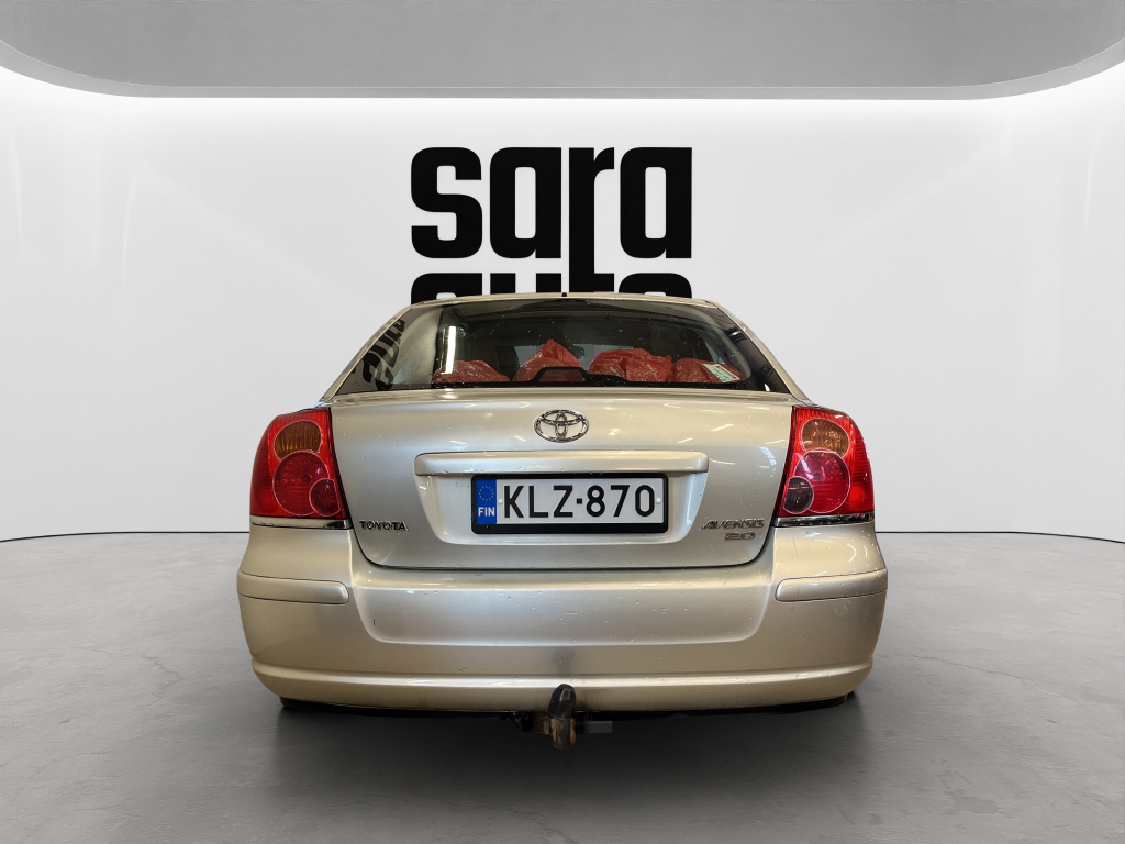 Toyota Avensis vaihtoauto
