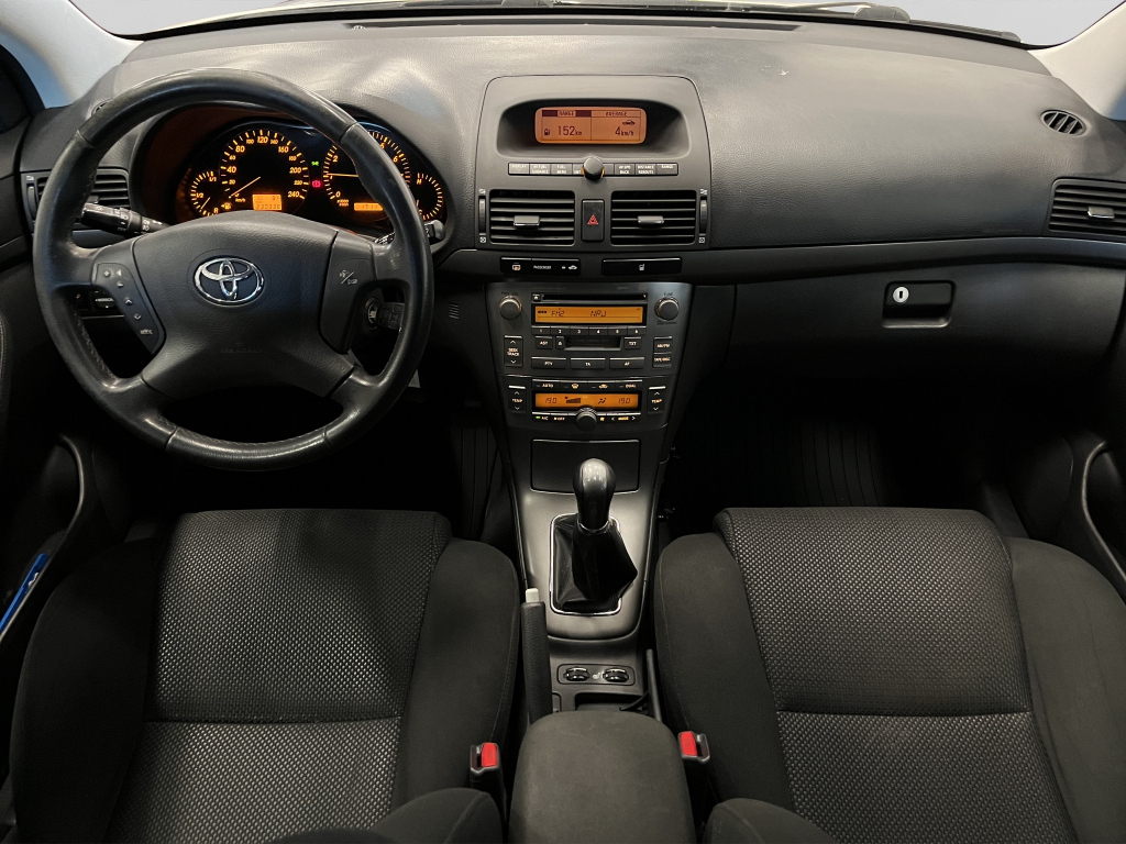 Toyota Avensis vaihtoauto