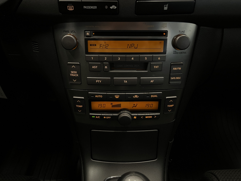 Toyota Avensis vaihtoauto