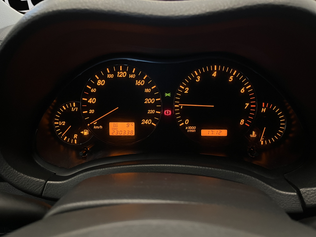 Toyota Avensis vaihtoauto