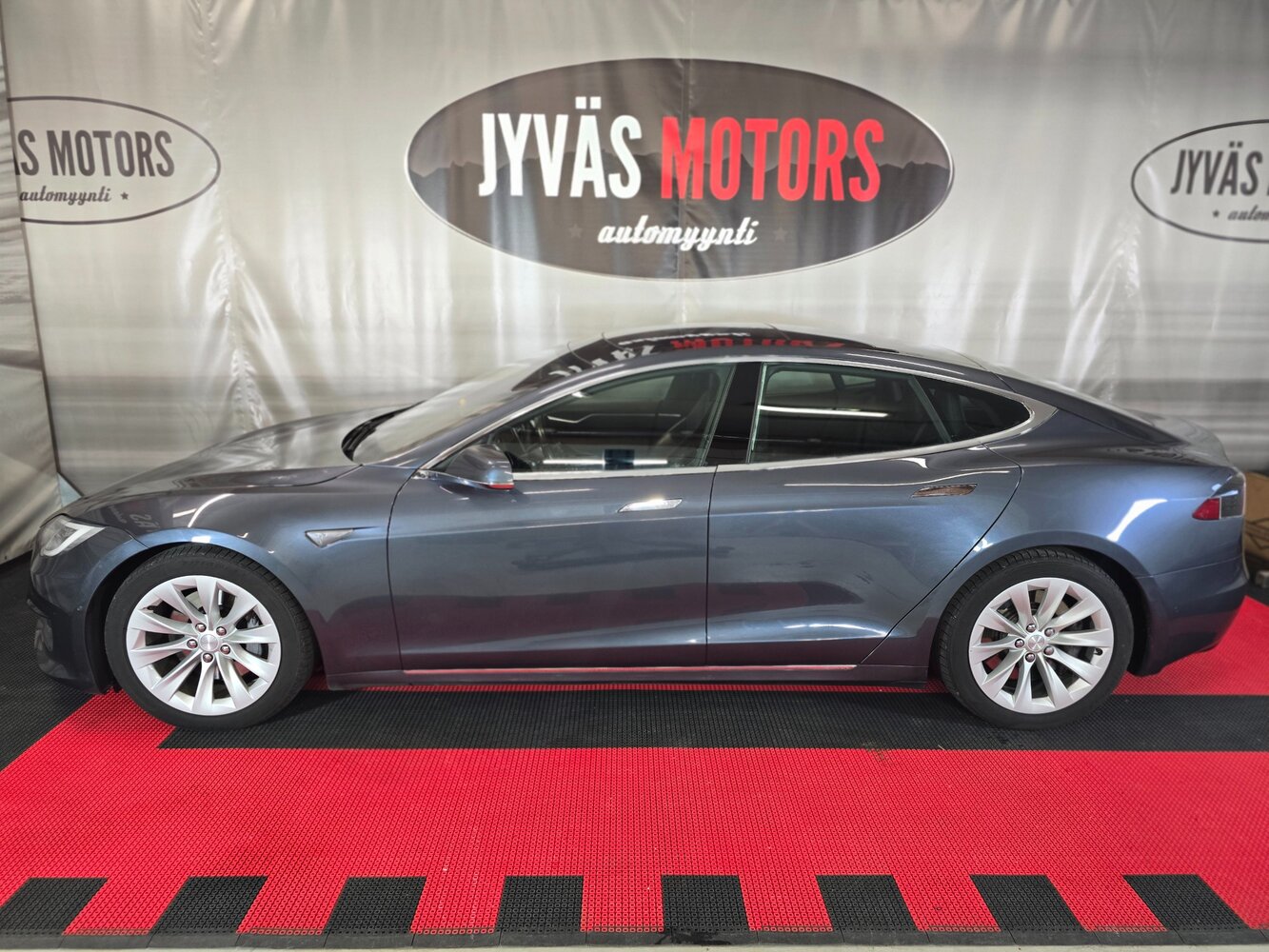 Tesla Model S vaihtoauto