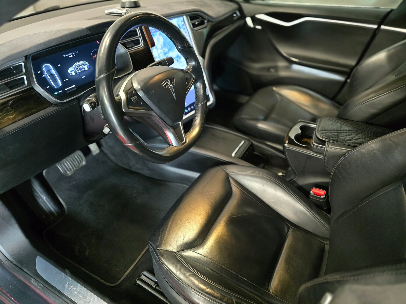 Tesla Model S vaihtoauto