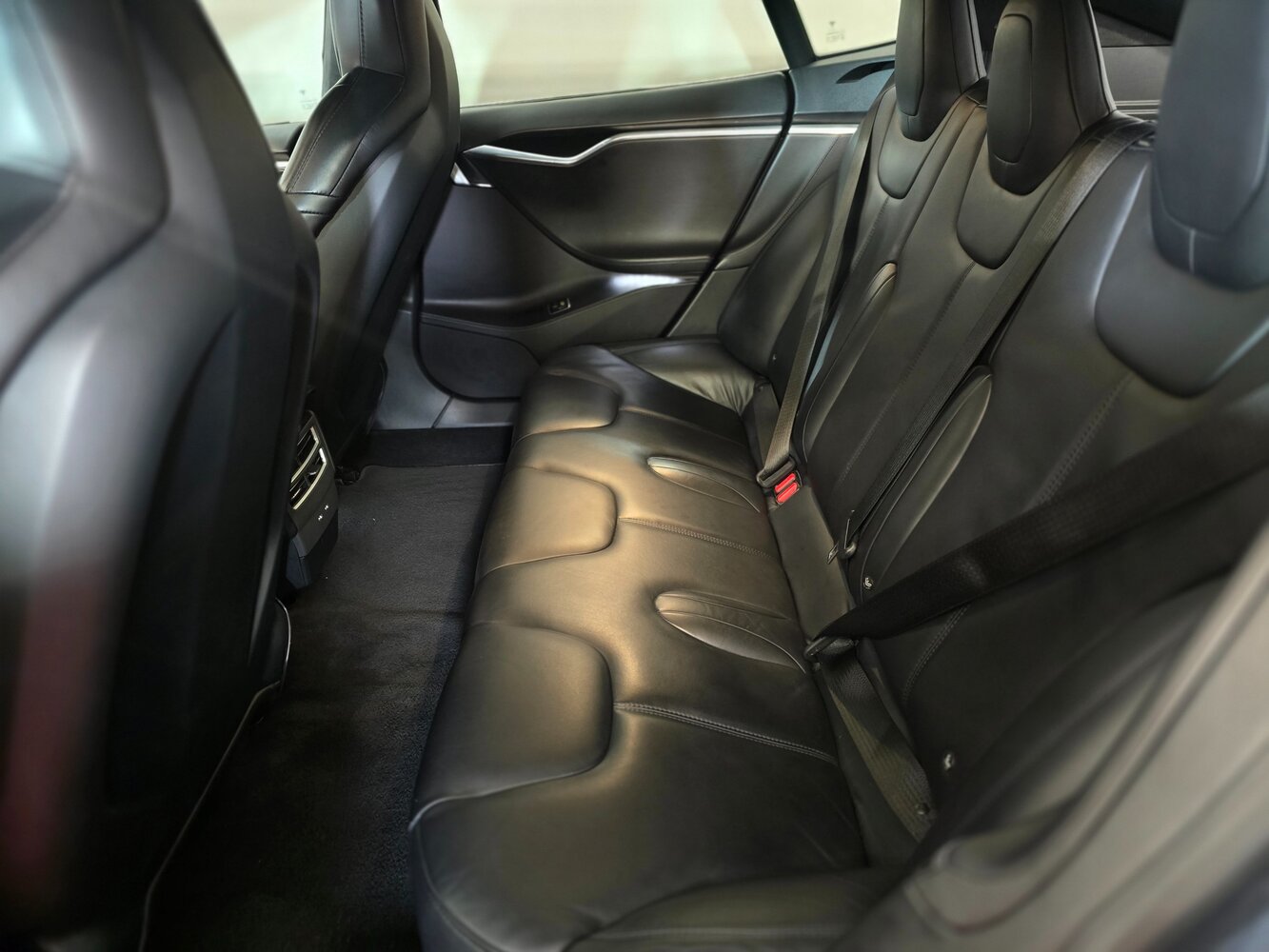Tesla Model S vaihtoauto