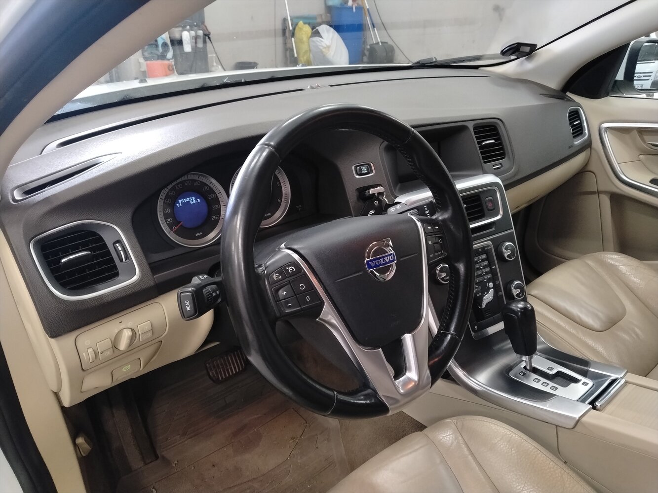 Volvo V60 vaihtoauto