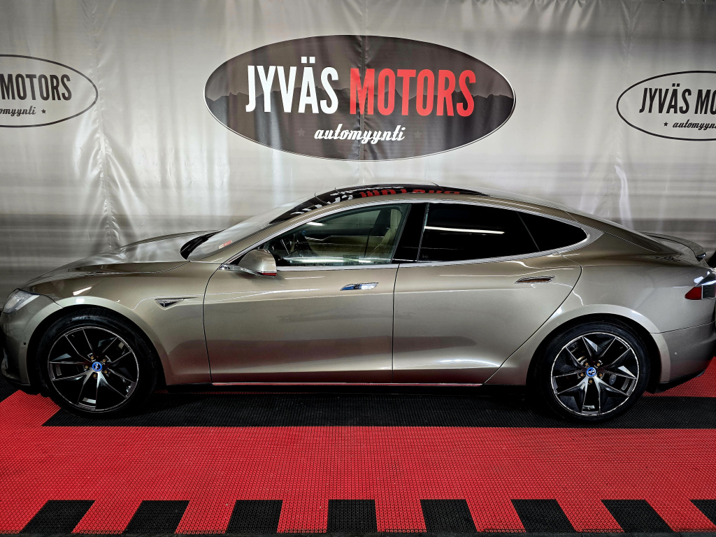 Tesla Model S vaihtoauto
