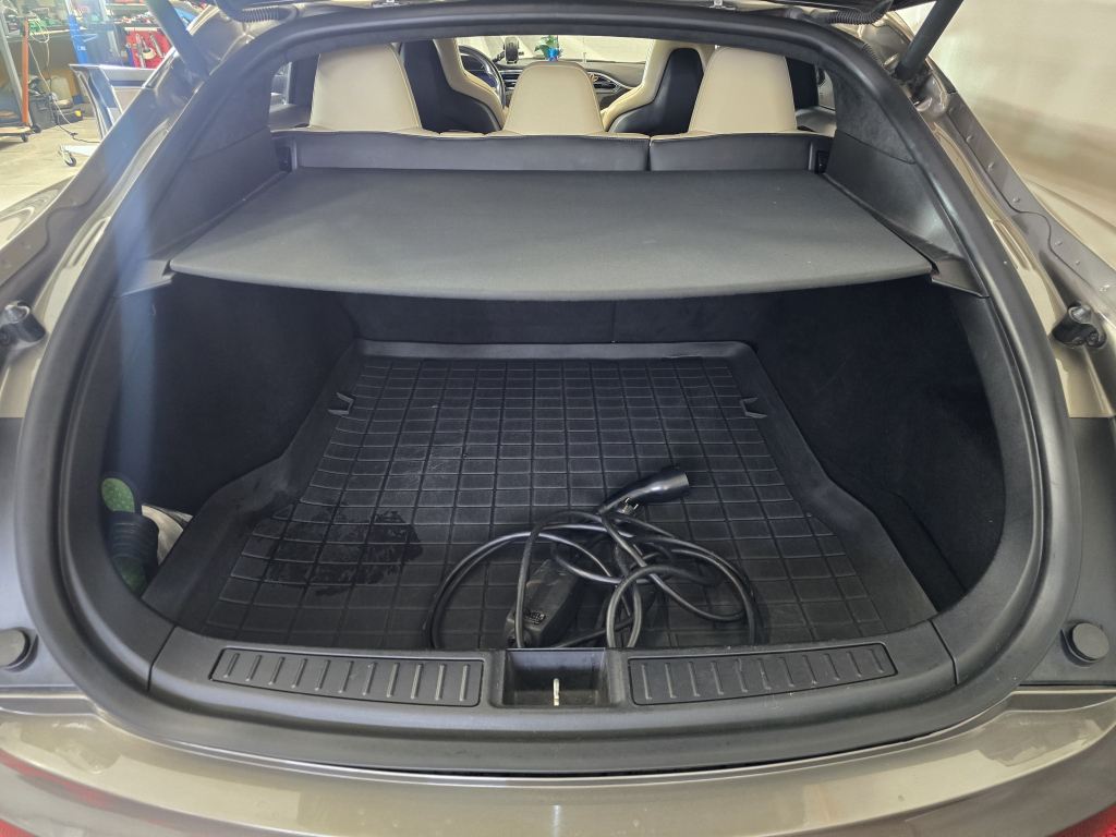 Tesla Model S vaihtoauto
