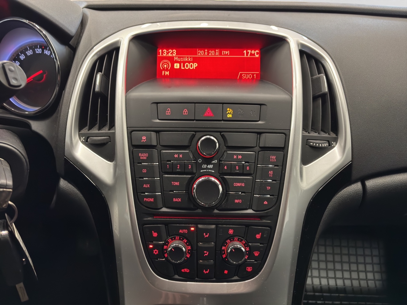 Opel Astra vaihtoauto