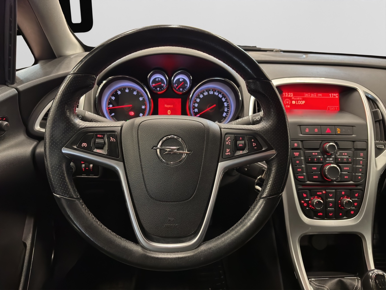 Opel Astra vaihtoauto