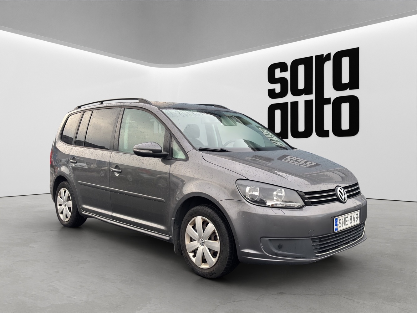 Volkswagen Touran vaihtoauto