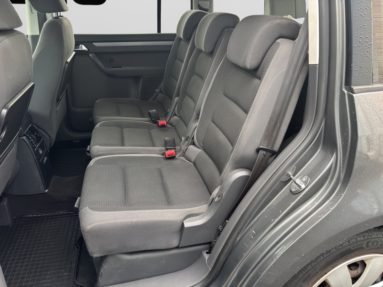 Volkswagen Touran vaihtoauto