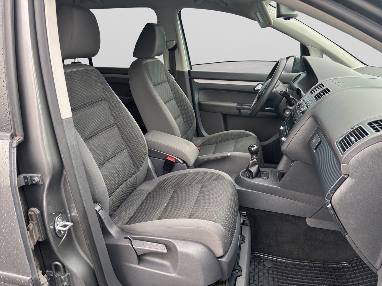 Volkswagen Touran vaihtoauto