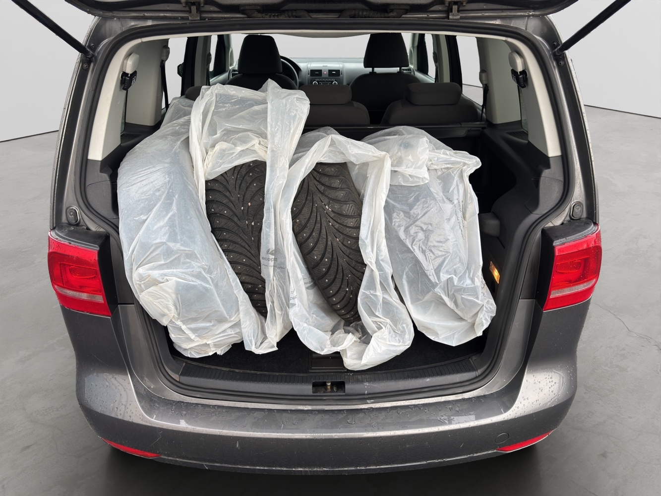Volkswagen Touran vaihtoauto
