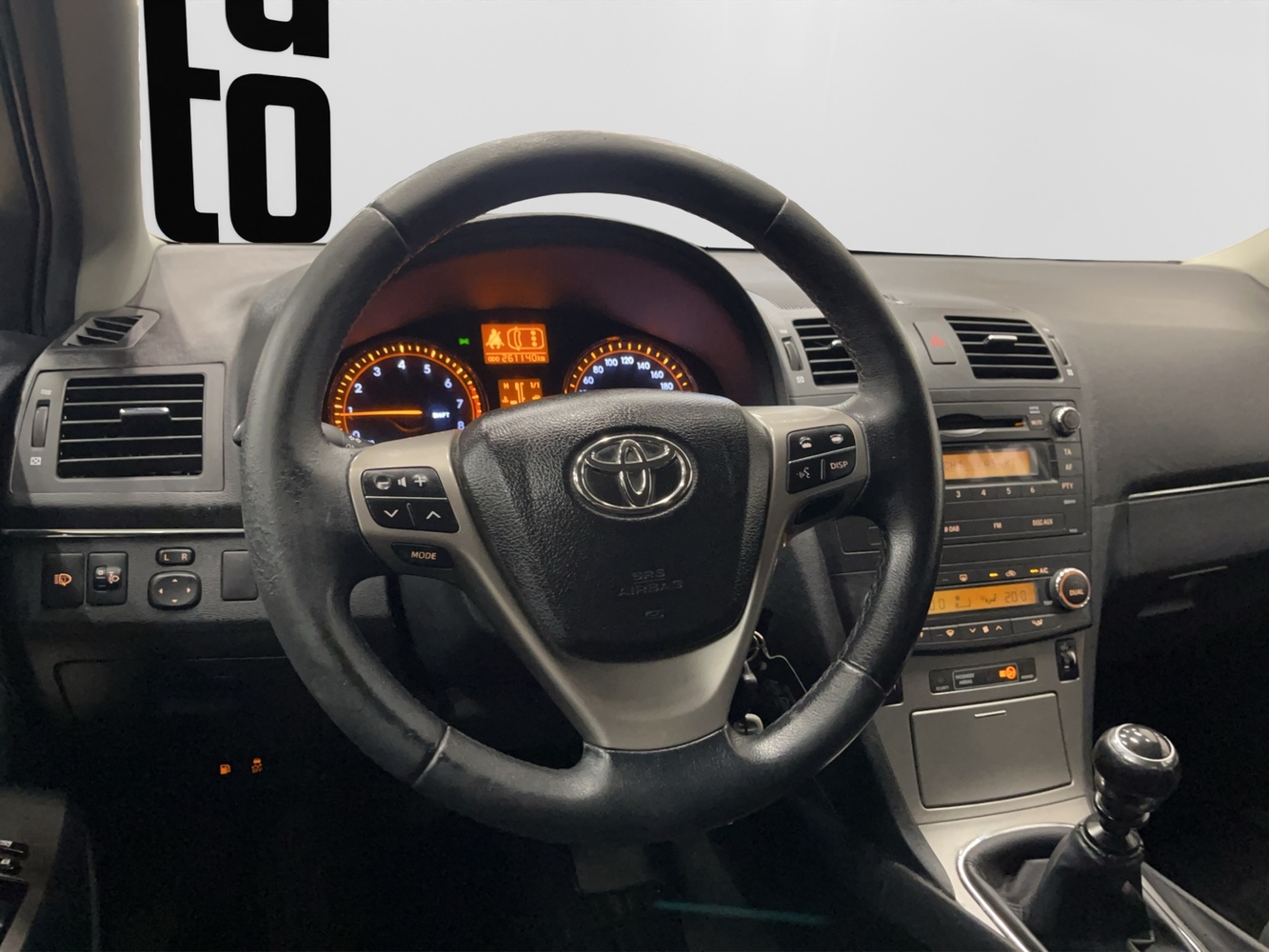 Toyota Avensis vaihtoauto